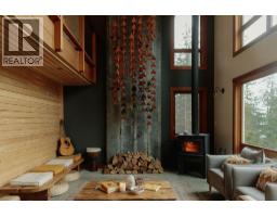 1380 FERNIE ROAD, Bowen Island, British Columbia