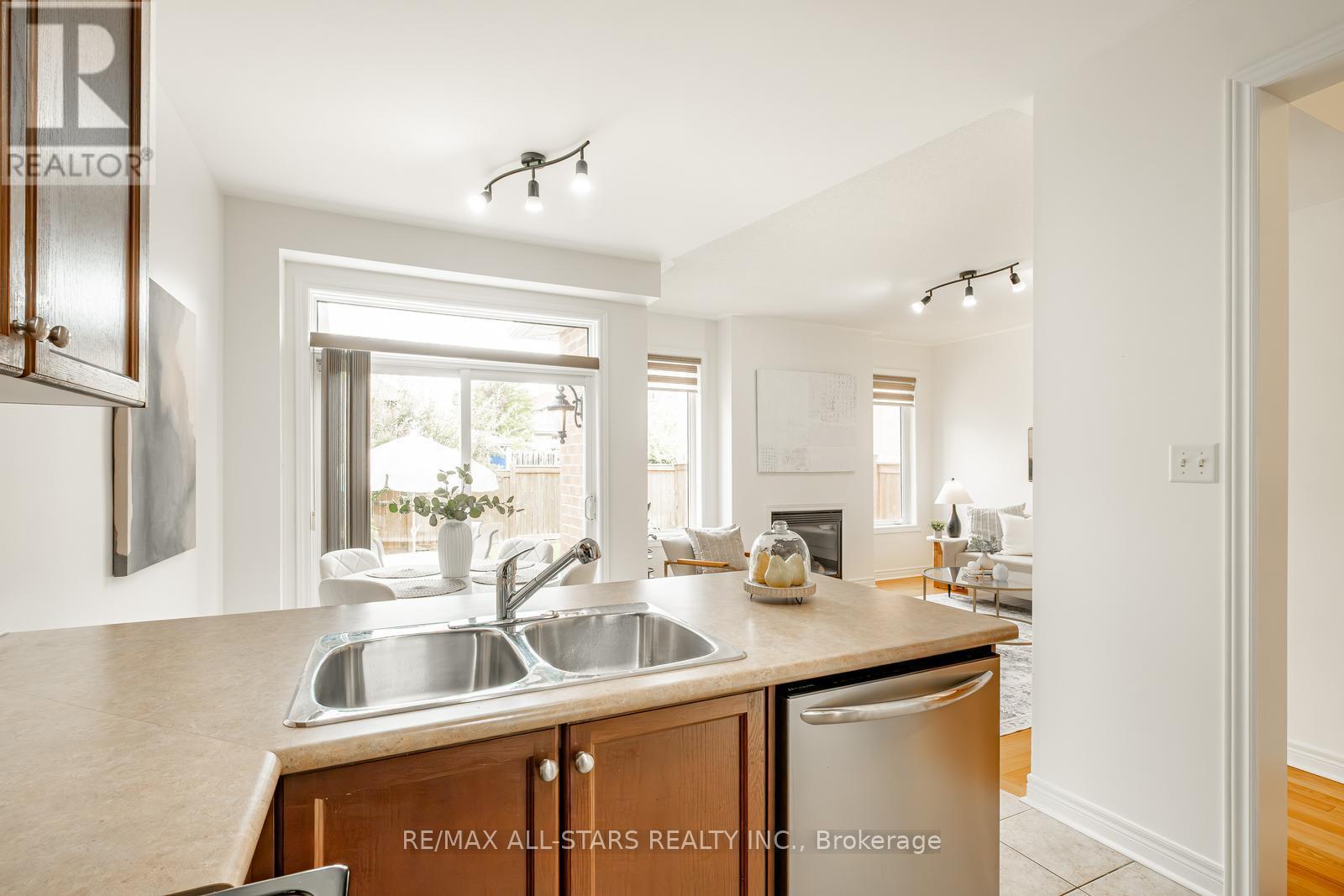 69 Mantle Avenue, Whitchurch-Stouffville, Ontario  L4A 0M8 - Photo 22 - N12504438