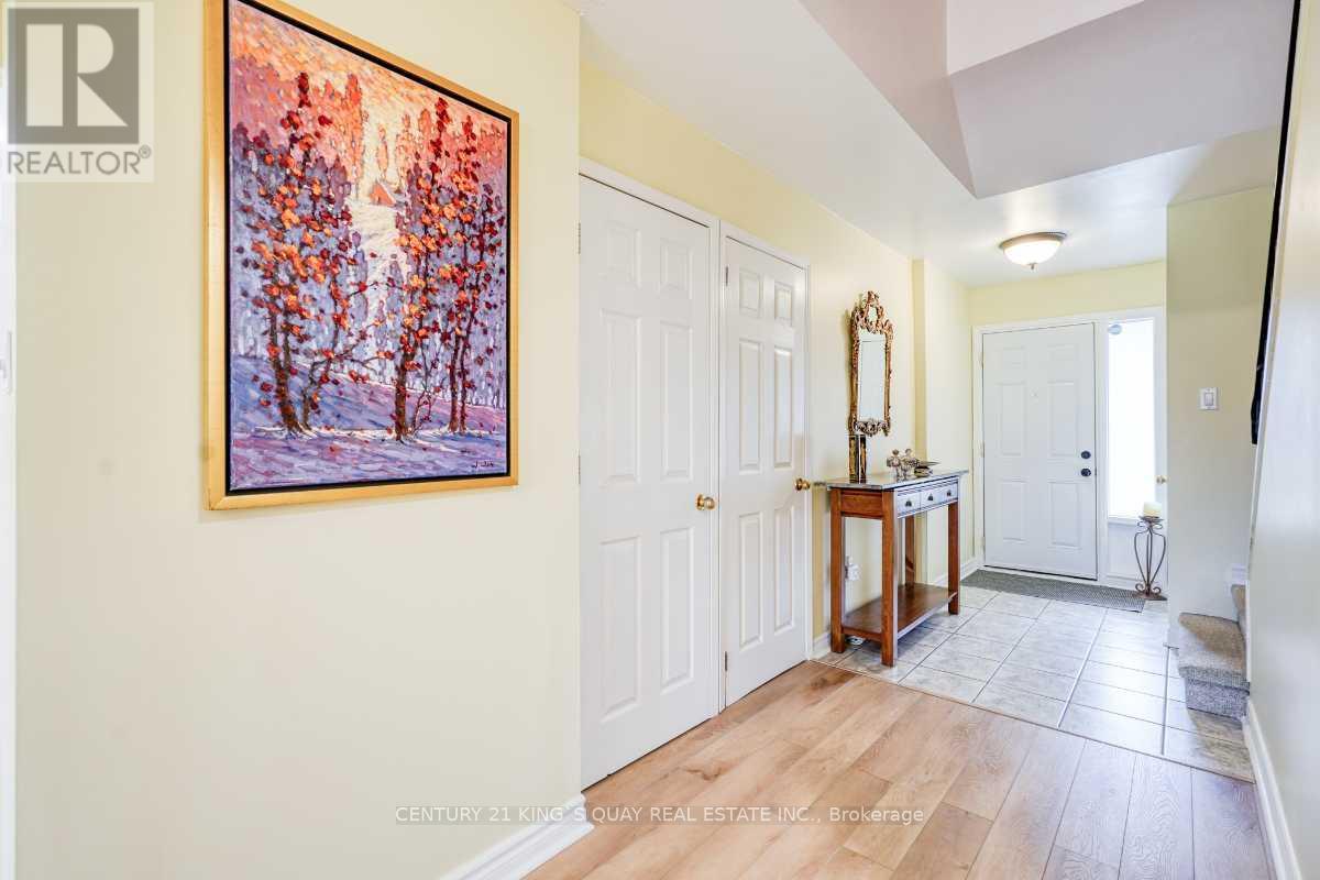 20 - 42 Knightsbridge Way, Markham, Ontario  L3P 3W5 - Photo 5 - N12504546