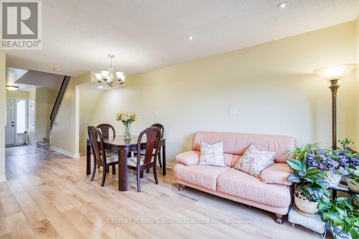 20 - 42 Knightsbridge Way, Markham, Ontario  L3P 3W5 - Photo 8 - N12504546