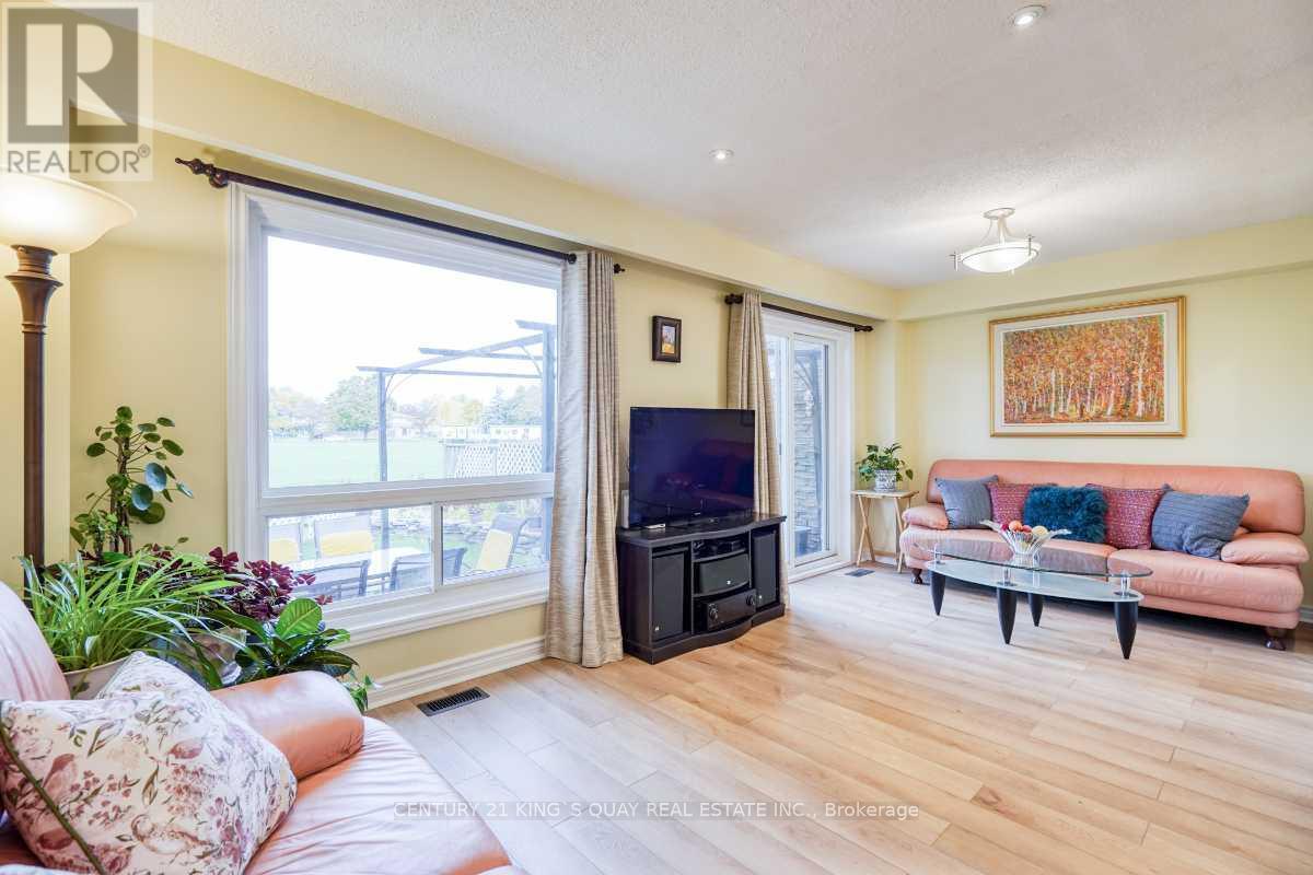 20 - 42 Knightsbridge Way, Markham, Ontario  L3P 3W5 - Photo 9 - N12504546