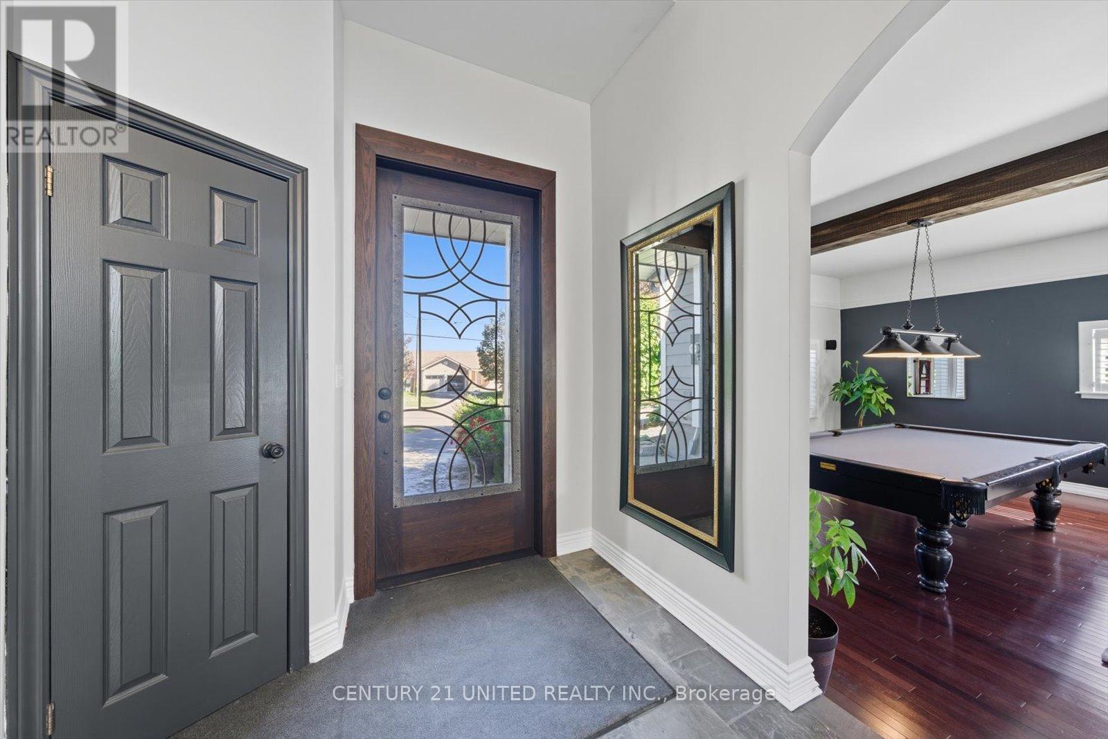 749 Spillsbury Drive, Peterborough, Ontario K9K 1K9 - Photo 4 - X12504688