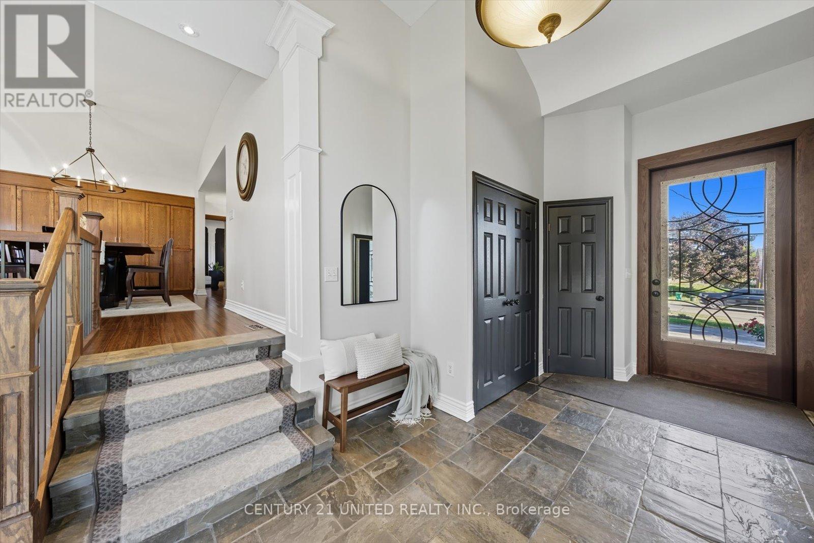 749 Spillsbury Drive, Peterborough, Ontario K9K 1K9 - Photo 9 - X12504688