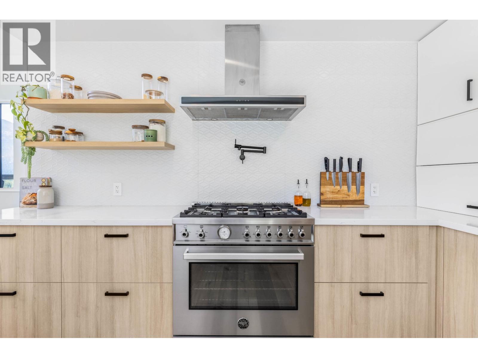 7676 Cerulean Drive, Pemberton, British Columbia  V0N 2L3 - Photo 12 - R3036866