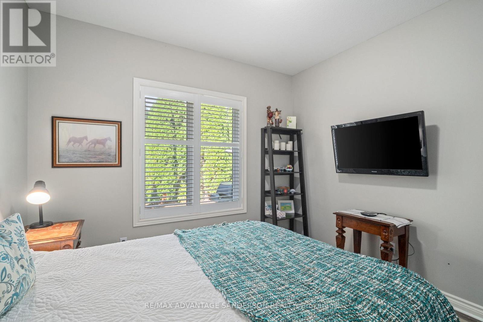 902 Adirondack Road, London South, Ontario  N6K 4W7 - Photo 11 - X12504678