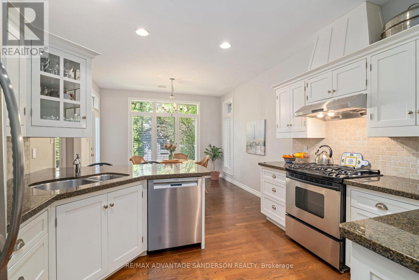 902 Adirondack Road, London South, Ontario  N6K 4W7 - Photo 14 - X12504678