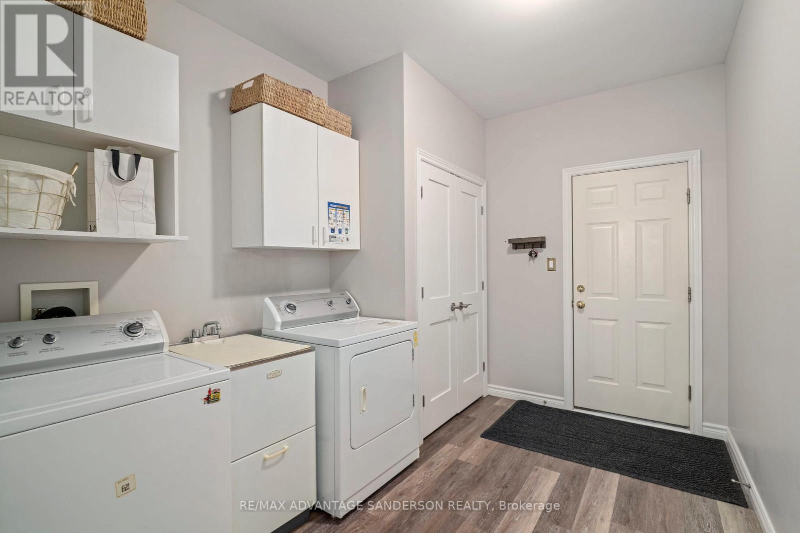 902 Adirondack Road, London South, Ontario  N6K 4W7 - Photo 15 - X12504678