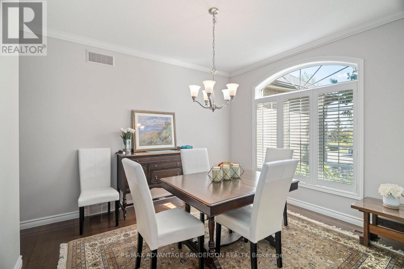 902 Adirondack Road, London South, Ontario  N6K 4W7 - Photo 4 - X12504678