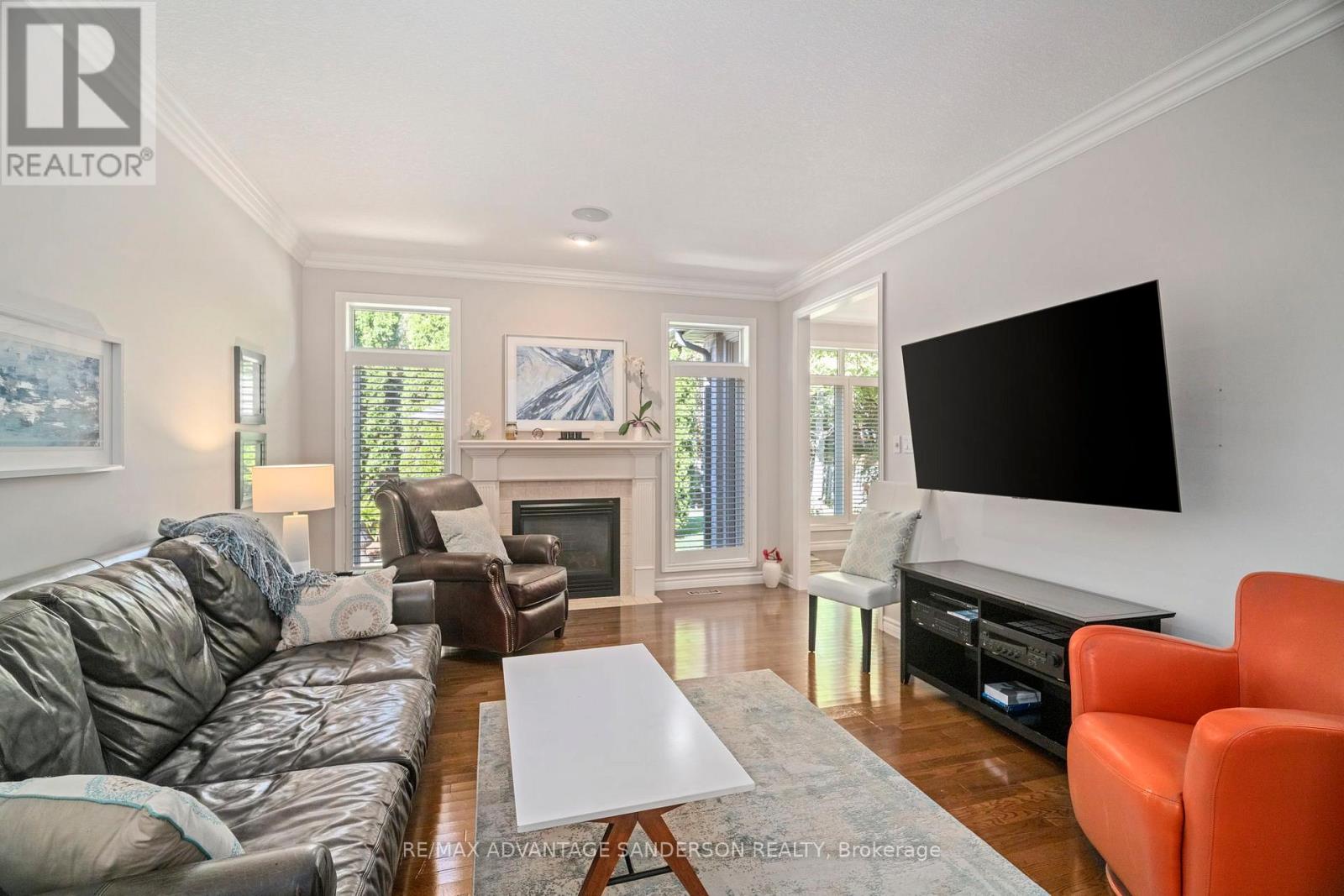 902 Adirondack Road, London South, Ontario  N6K 4W7 - Photo 5 - X12504678