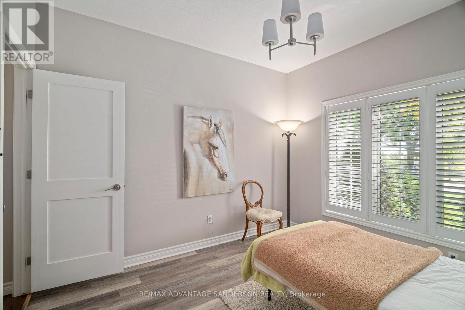 902 Adirondack Road, London South, Ontario  N6K 4W7 - Photo 8 - X12504678