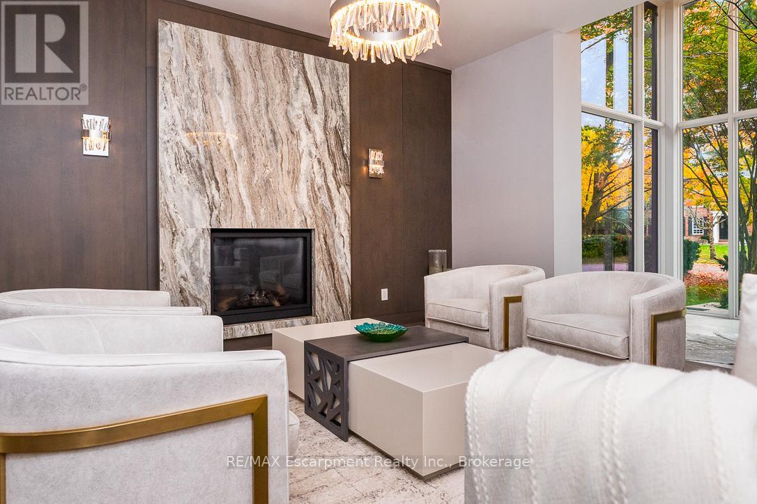 2250 Chancery Lane W, Oakville, Ontario  L6J 6A3 - Photo 46 - W12461399