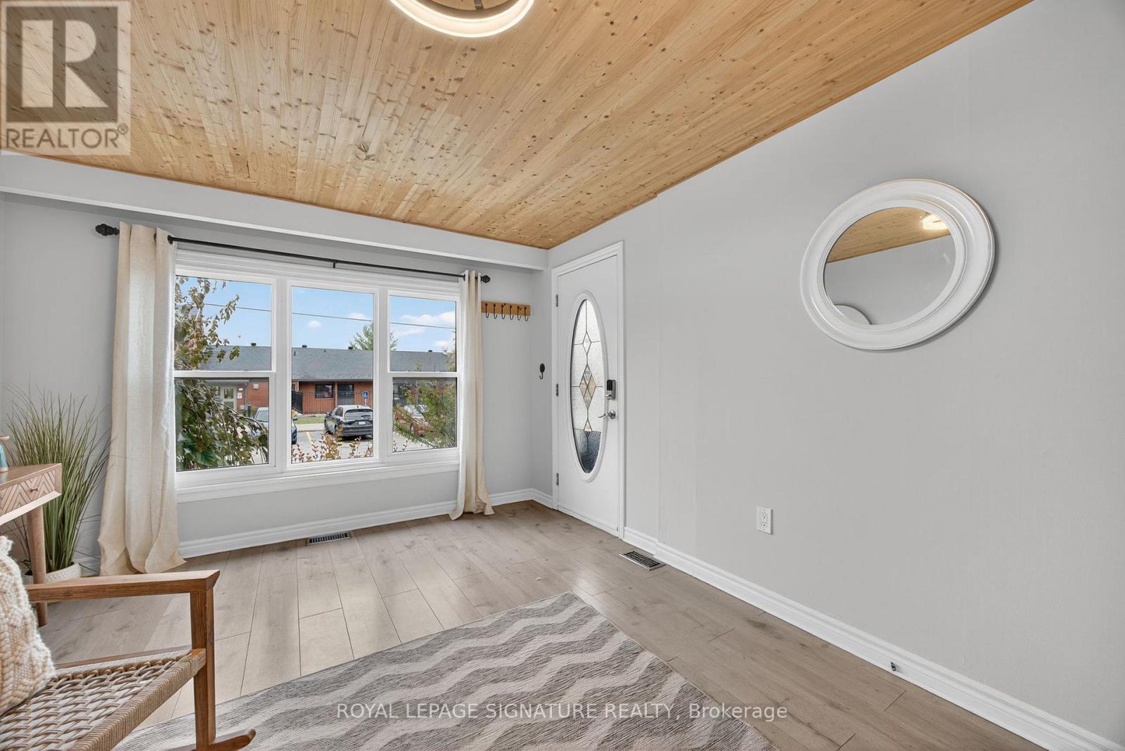 57 Maria Street, Penetanguishene, Ontario  L9M 1L3 - Photo 14 - S12504446