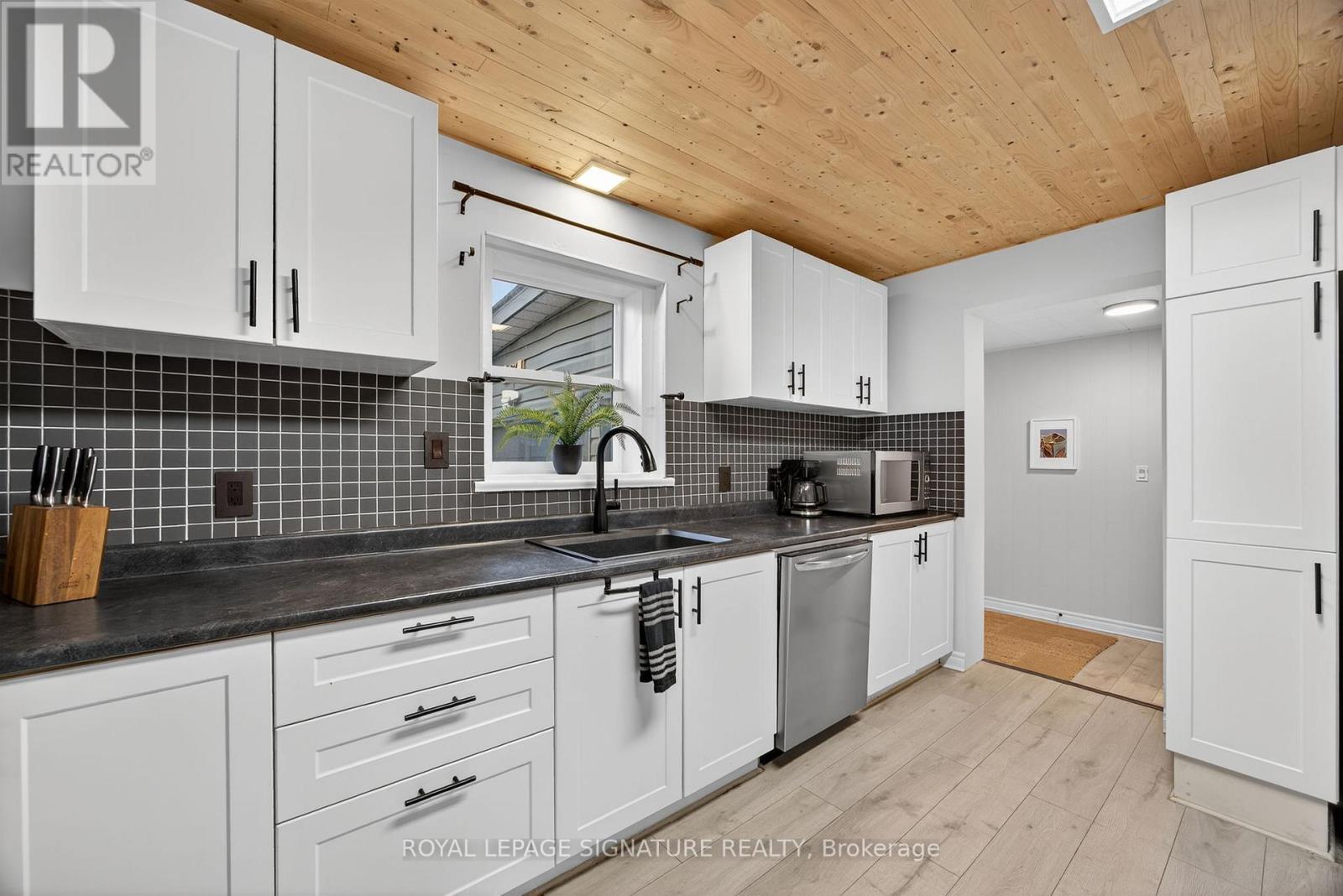 57 Maria Street, Penetanguishene, Ontario  L9M 1L3 - Photo 17 - S12504446