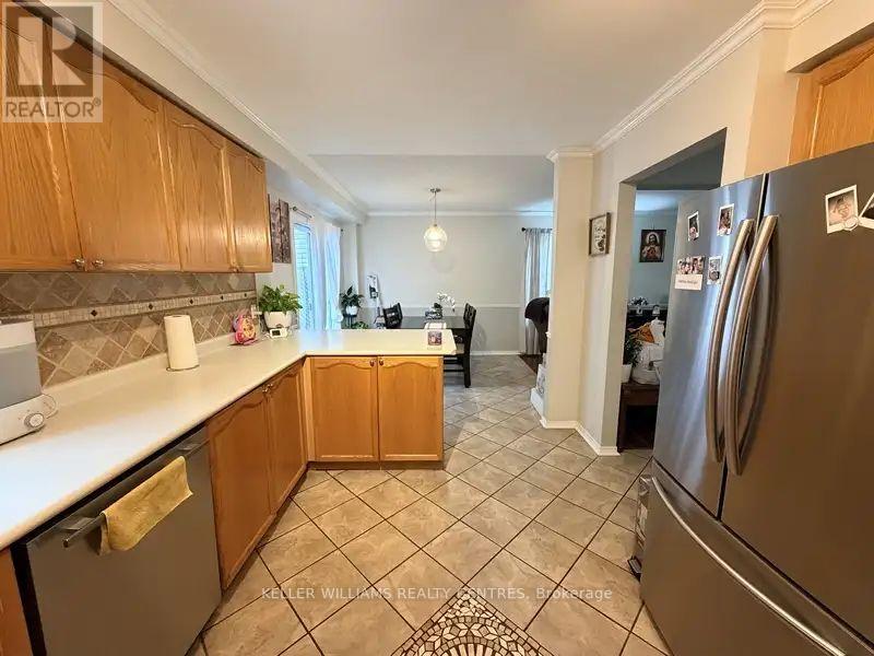 28 Churchland Drive, Barrie (Holly), Ontario  L4N 8P9 - Photo 11 - S12504462