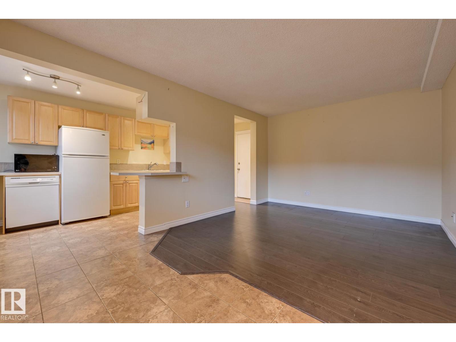 #105 10621 79 Av Nw, Edmonton, Alberta  T6E 1S2 - Photo 4 - E4464572