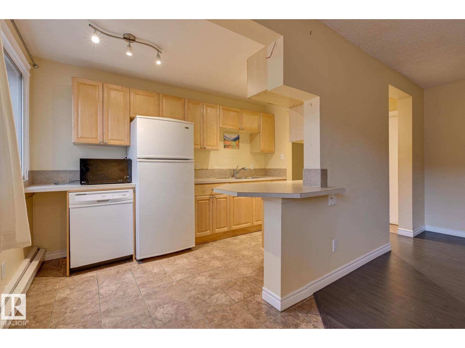 #105 10621 79 Av Nw, Edmonton, Alberta  T6E 1S2 - Photo 6 - E4464572