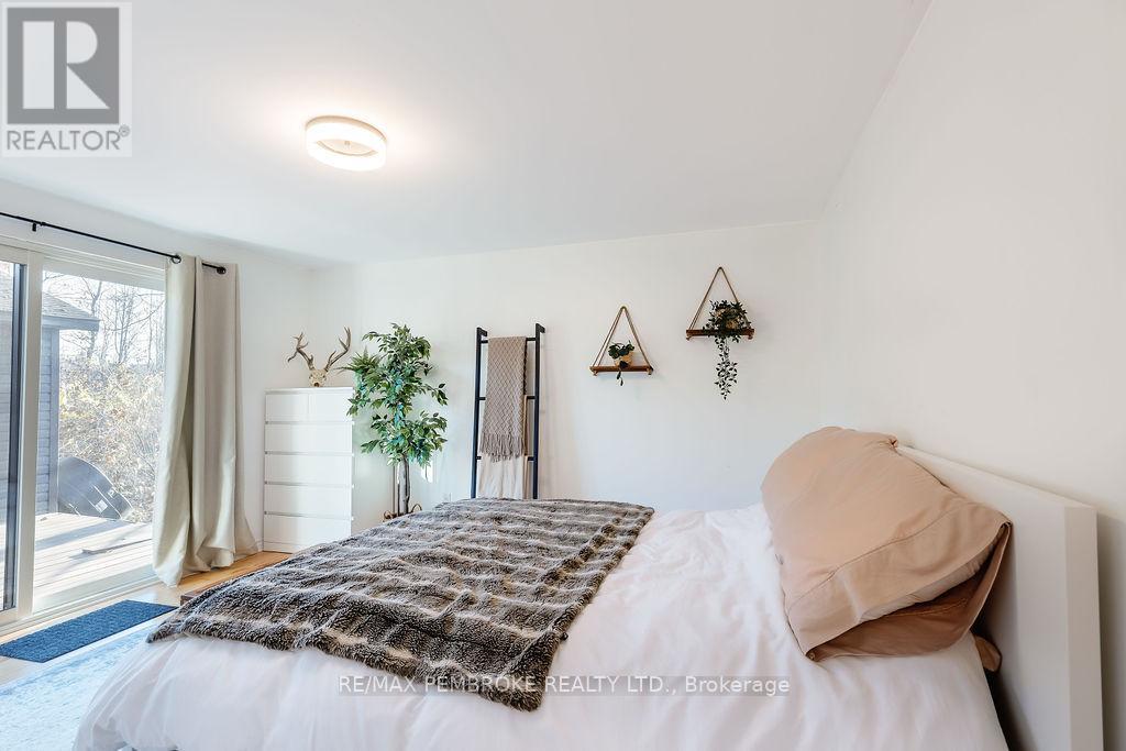 106 Pinehurst Estates, Petawawa, Ontario  K8H 2H2 - Photo 24 - X12504588