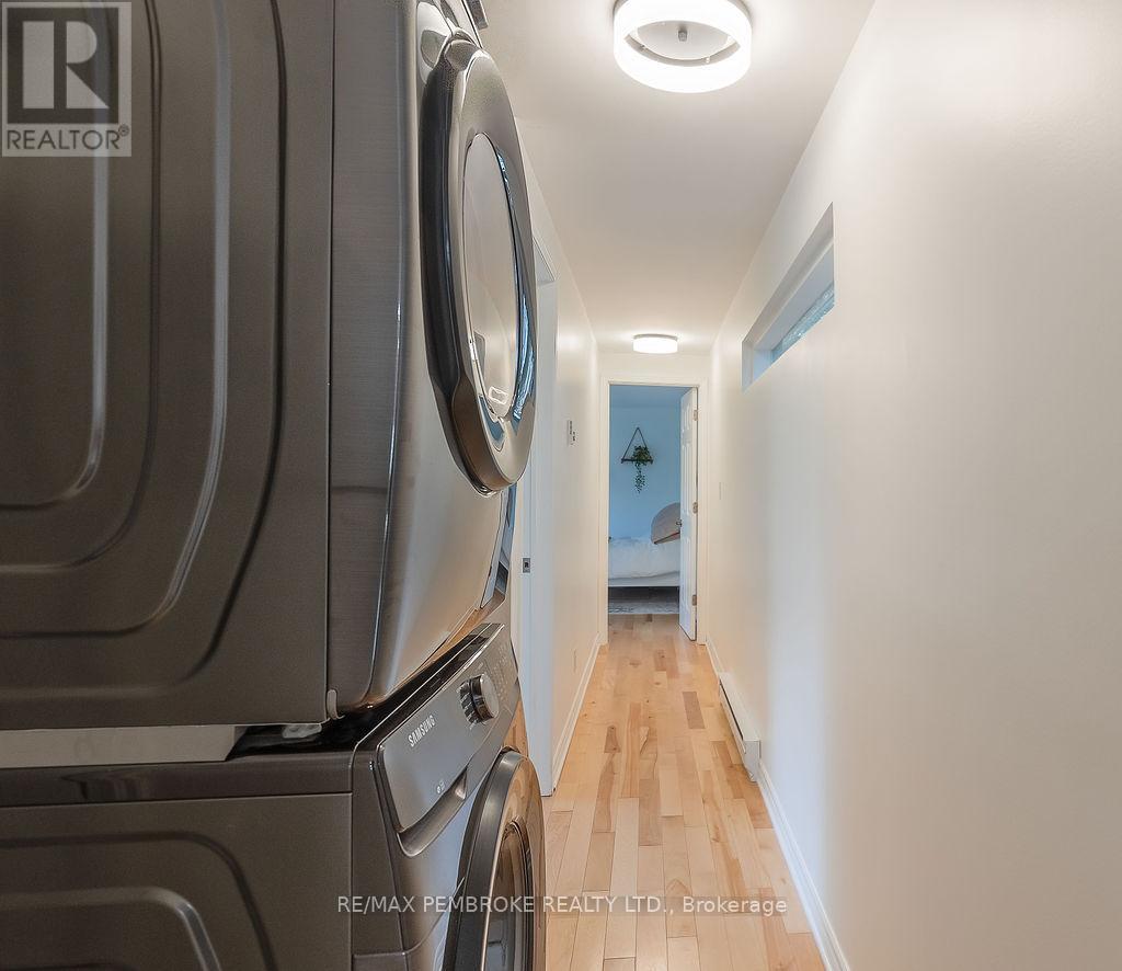 106 Pinehurst Estates, Petawawa, Ontario  K8H 2H2 - Photo 28 - X12504588