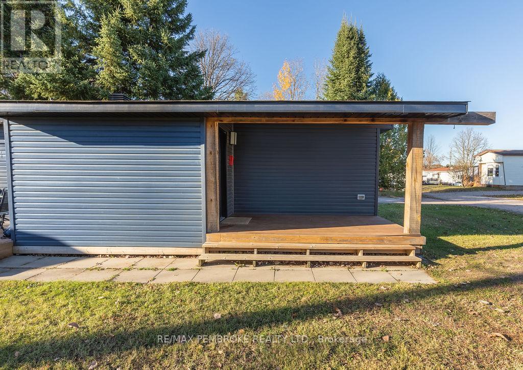 106 Pinehurst Estates, Petawawa, Ontario  K8H 2H2 - Photo 4 - X12504588
