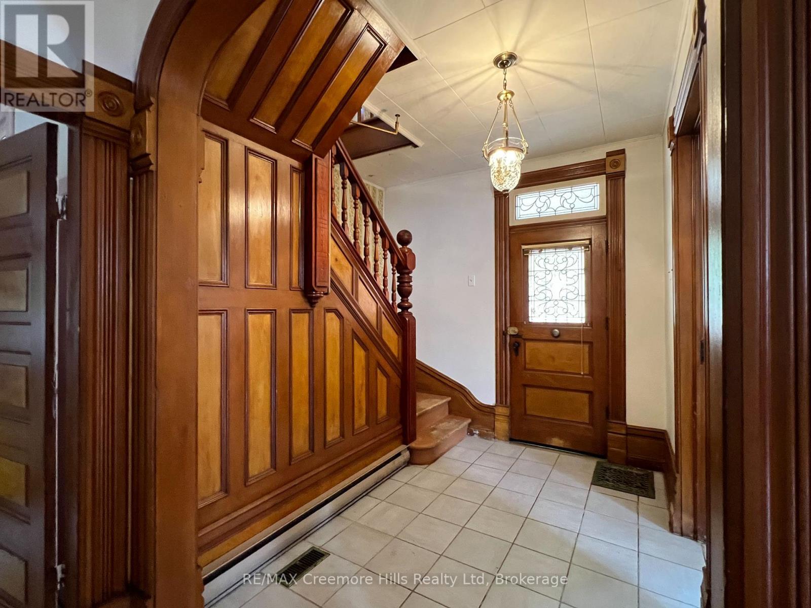 3 Wellington Street E, Clearview, Ontario  L0M 1G0 - Photo 10 - S12340820