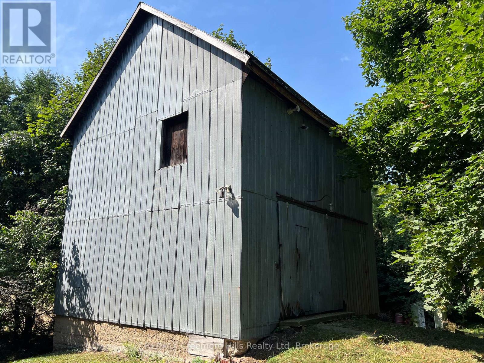 3 Wellington Street E, Clearview, Ontario  L0M 1G0 - Photo 33 - S12340820