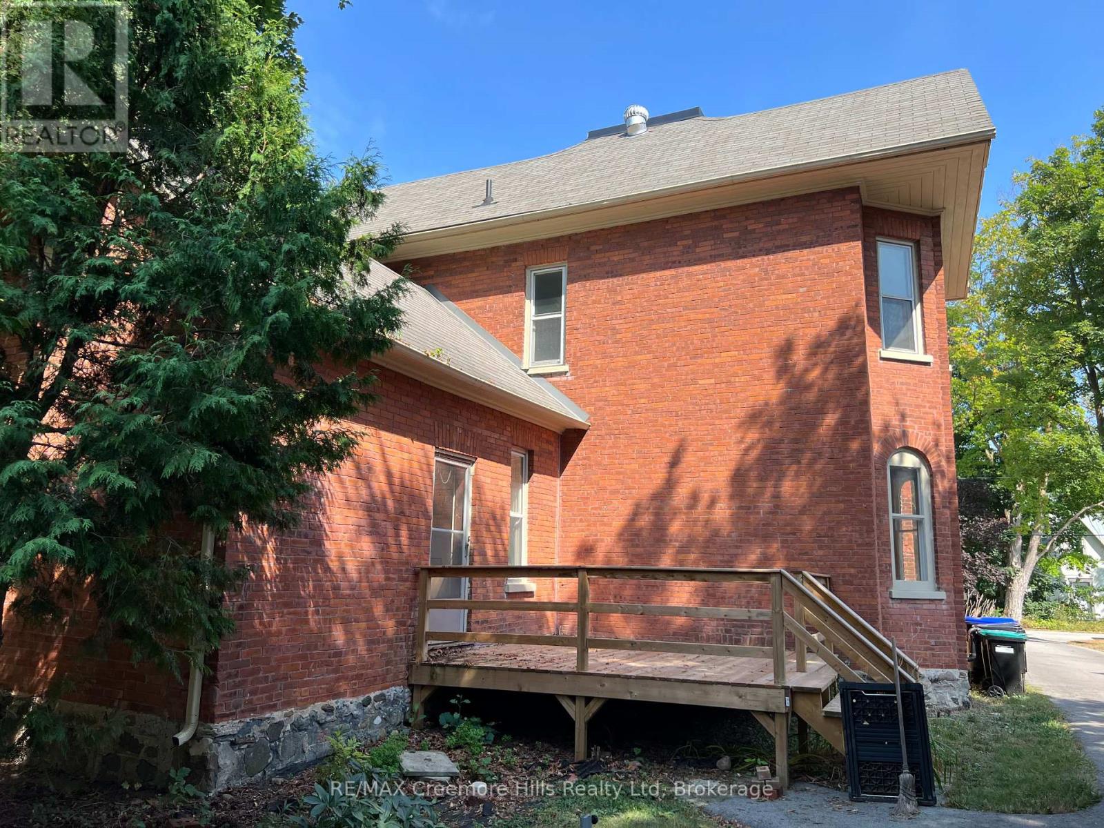 3 Wellington Street E, Clearview, Ontario  L0M 1G0 - Photo 7 - S12340820