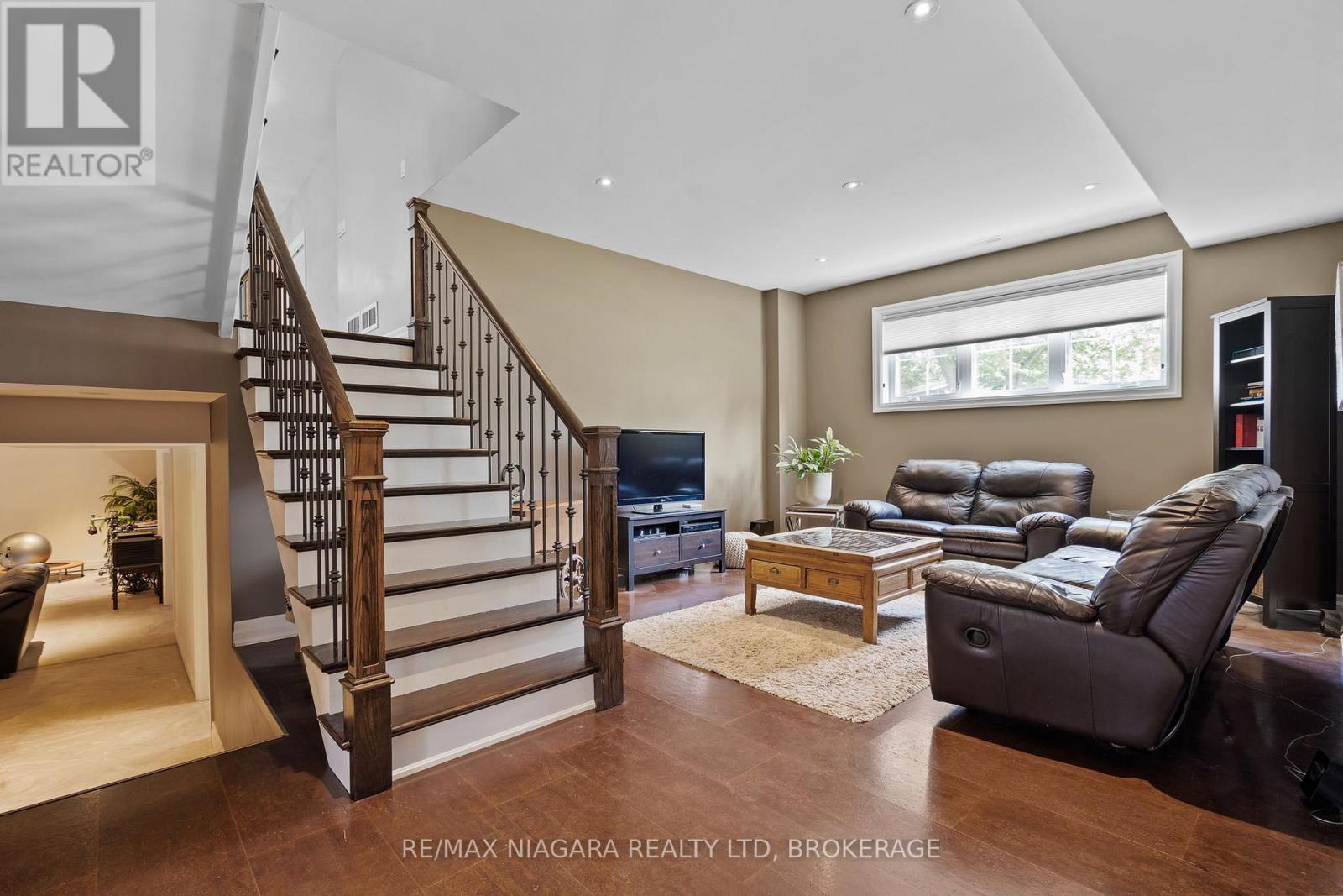 7 Parklane Crescent, St. Catharines (Glendale/glenridge), Ontario  L2T 3T9 - Photo 28 - X12504768