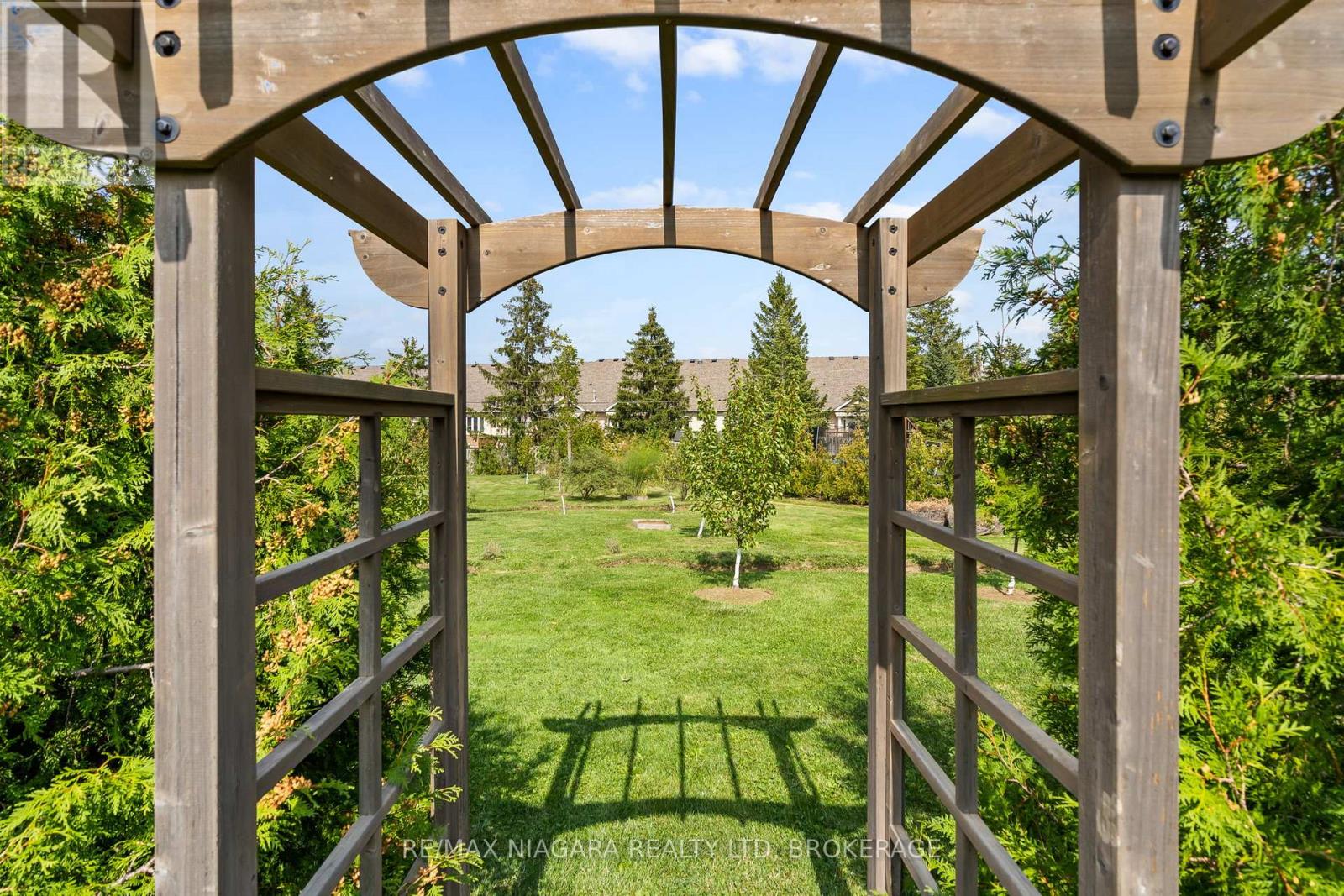 7 Parklane Crescent, St. Catharines (Glendale/glenridge), Ontario  L2T 3T9 - Photo 43 - X12504768