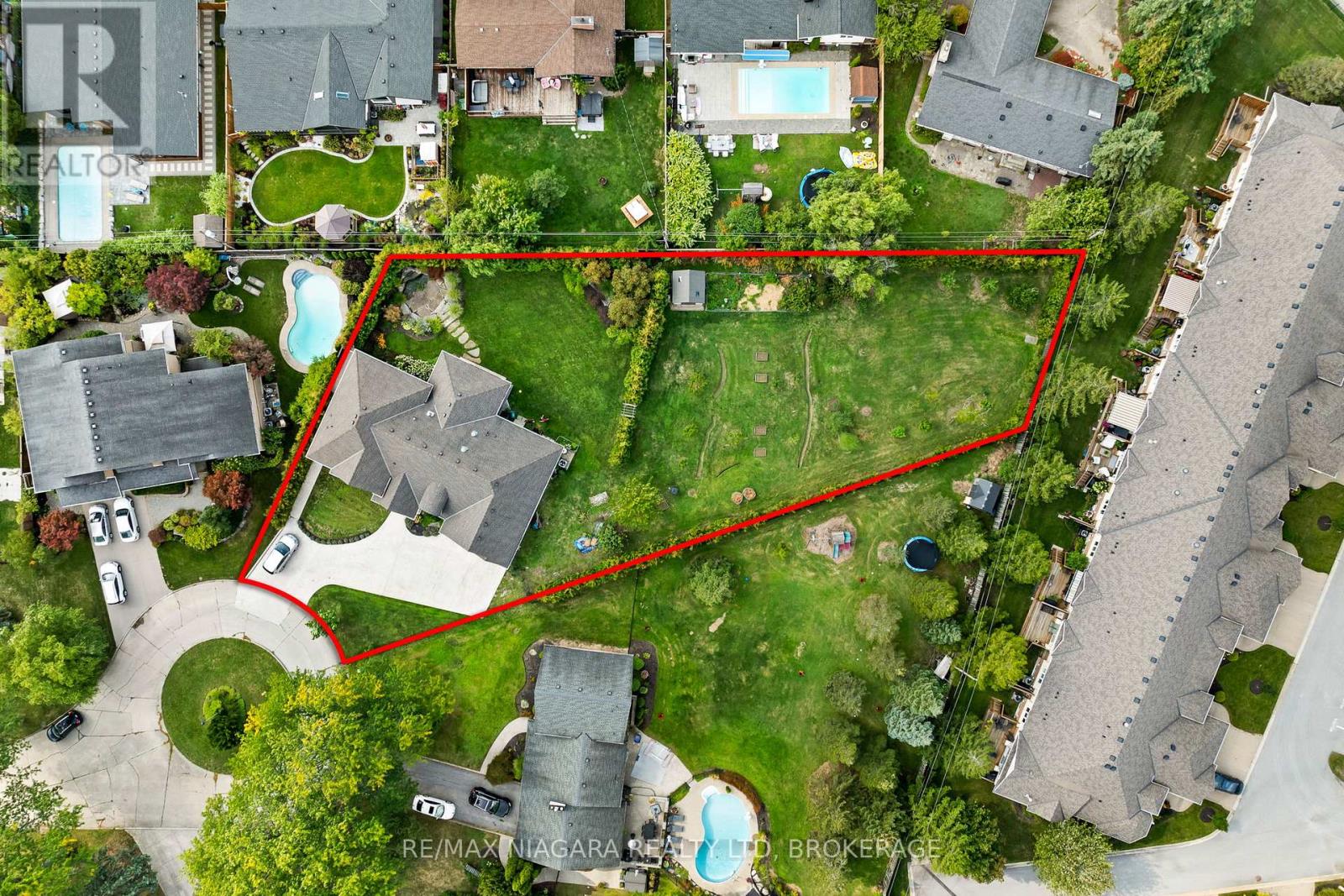 7 Parklane Crescent, St. Catharines (Glendale/glenridge), Ontario  L2T 3T9 - Photo 6 - X12504768