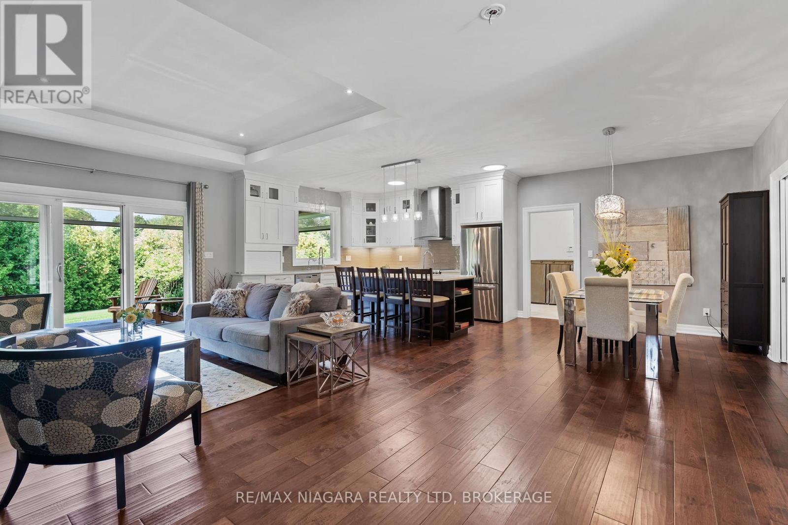 7 Parklane Crescent, St. Catharines (Glendale/glenridge), Ontario  L2T 3T9 - Photo 9 - X12504768