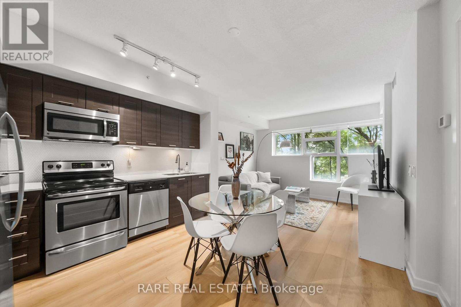 301 - 2220 Lake Shore Boulevard W, Toronto, Ontario  M8V 0C1 - Photo 6 - W12504440