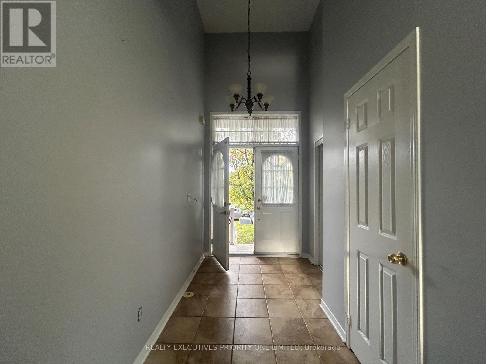 6620 Opera Glass Crescent, Mississauga, Ontario  L5W 1R8 - Photo 13 - W12504490