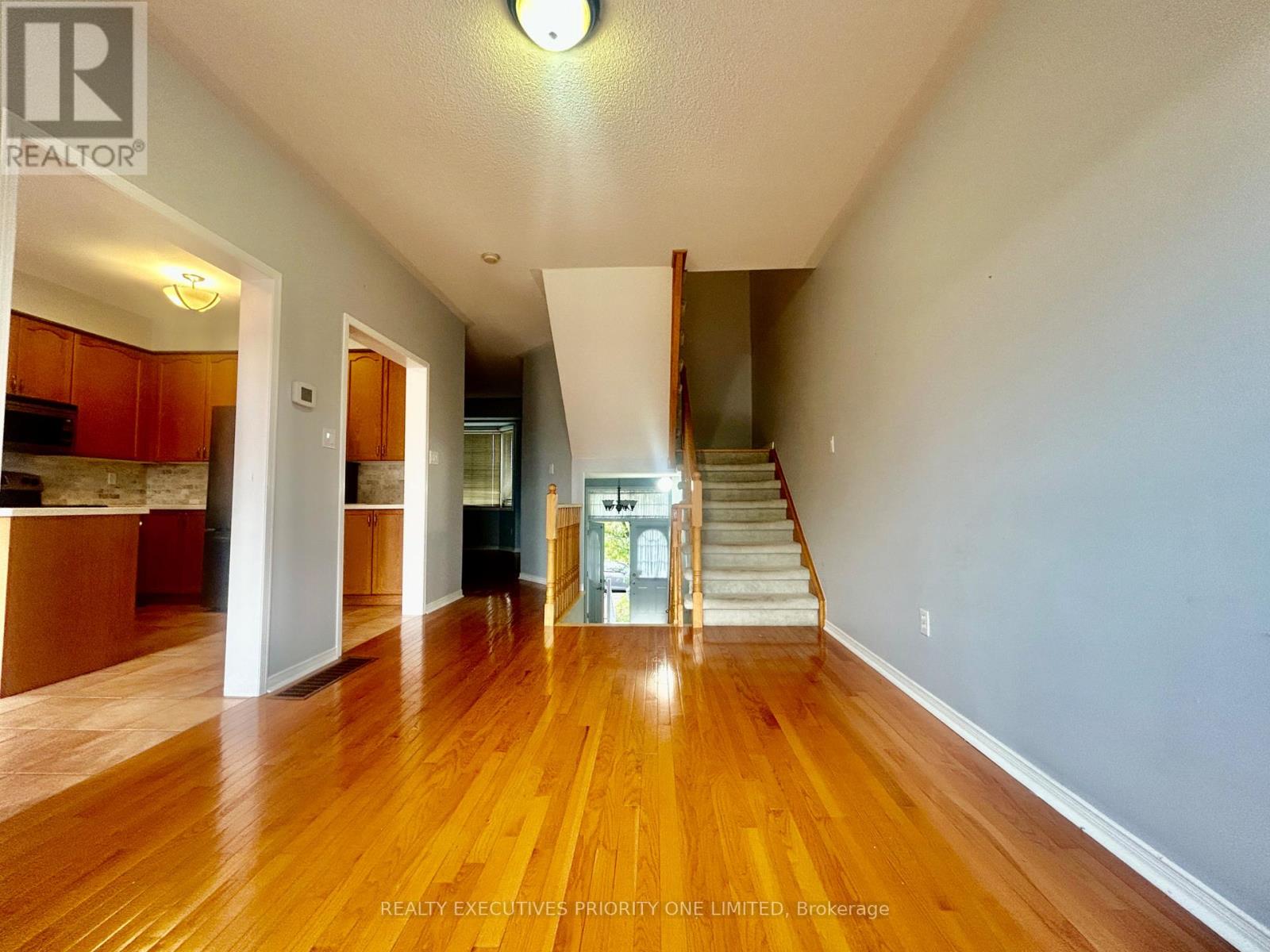 6620 Opera Glass Crescent, Mississauga, Ontario  L5W 1R8 - Photo 5 - W12504490