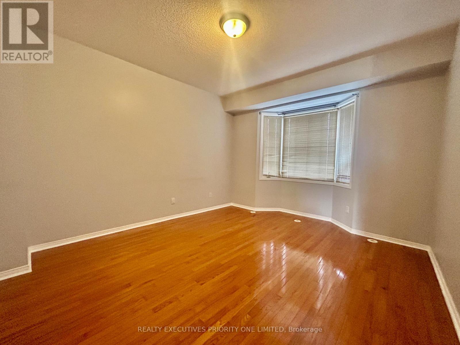 6620 Opera Glass Crescent, Mississauga, Ontario  L5W 1R8 - Photo 6 - W12504490