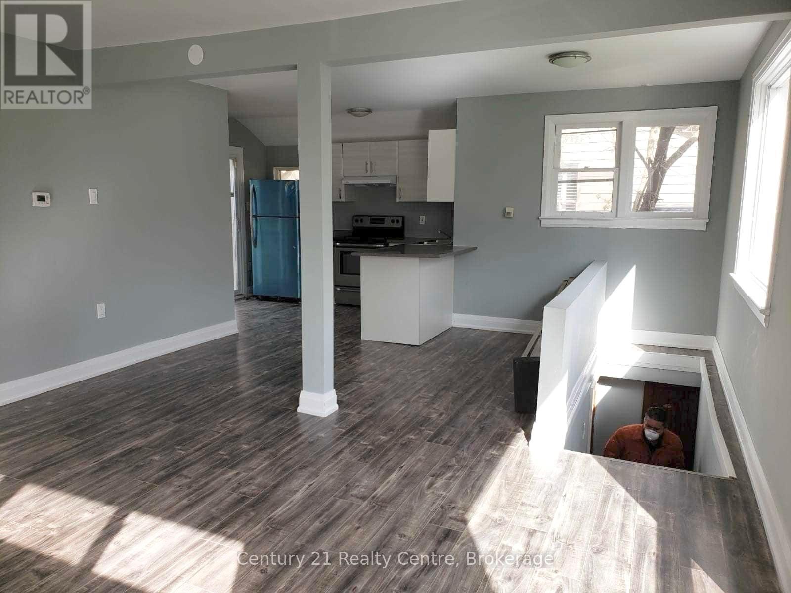 1491 Pembroke Drive, Oakville, Ontario  L6H 1V6 - Photo 4 - W12504492