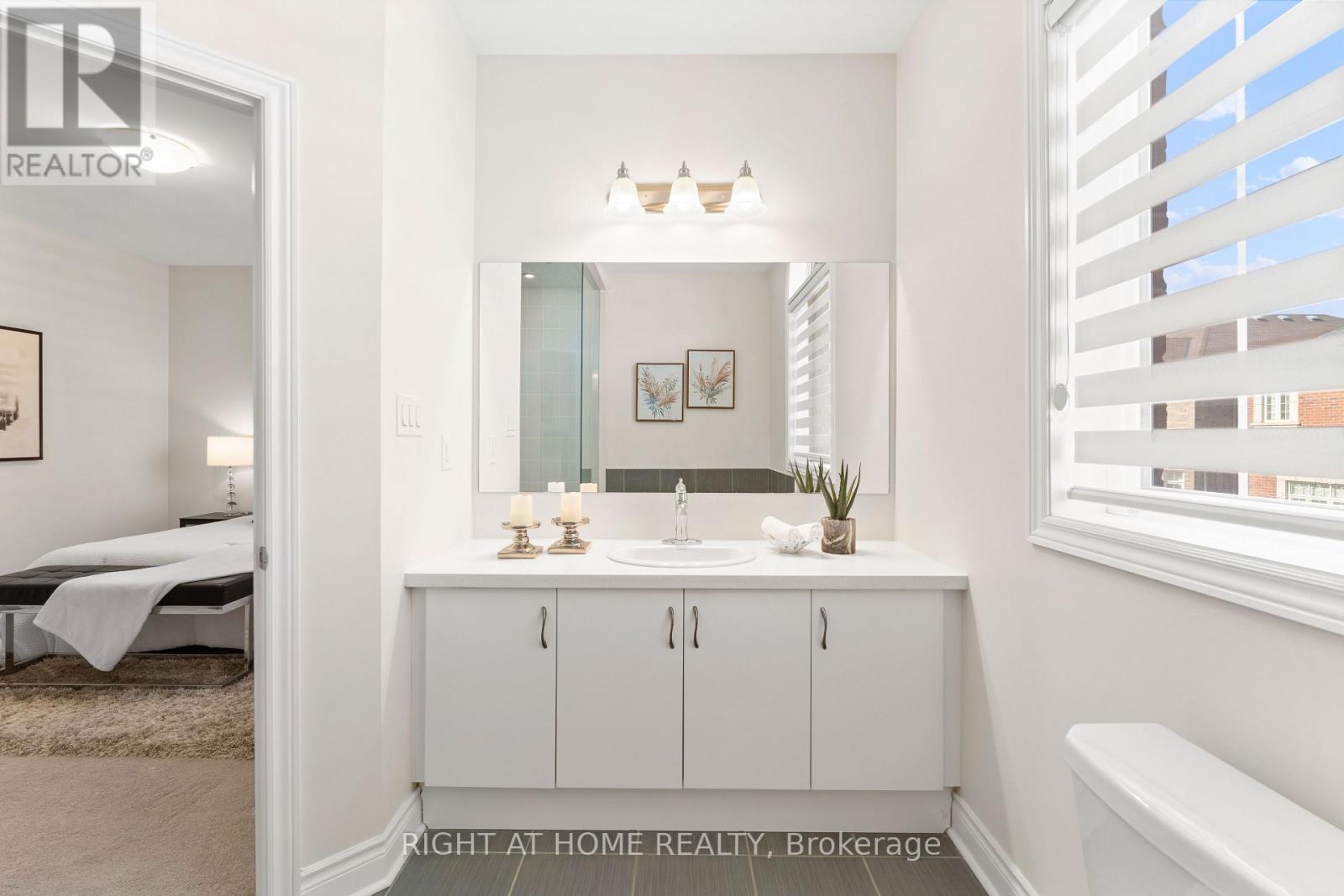 141 Morningside Drive, Halton Hills, Ontario  L7G 0M3 - Photo 14 - W12504496