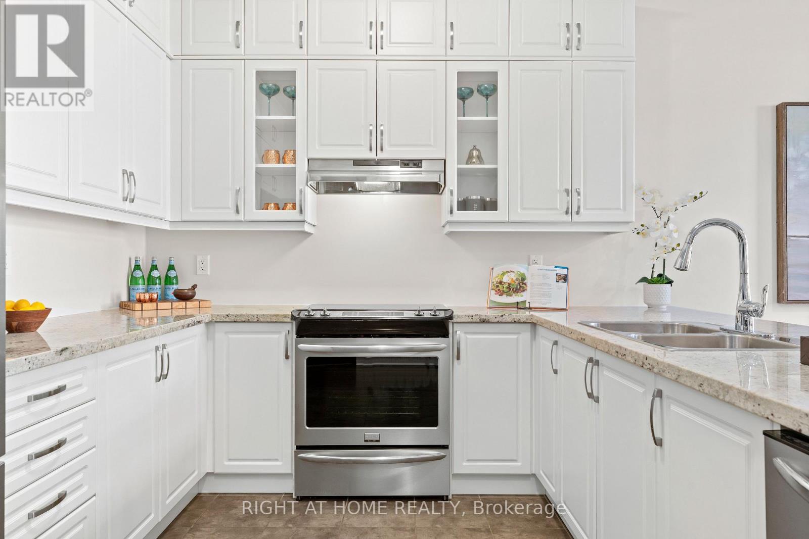 141 Morningside Drive, Halton Hills, Ontario  L7G 0M3 - Photo 6 - W12504496