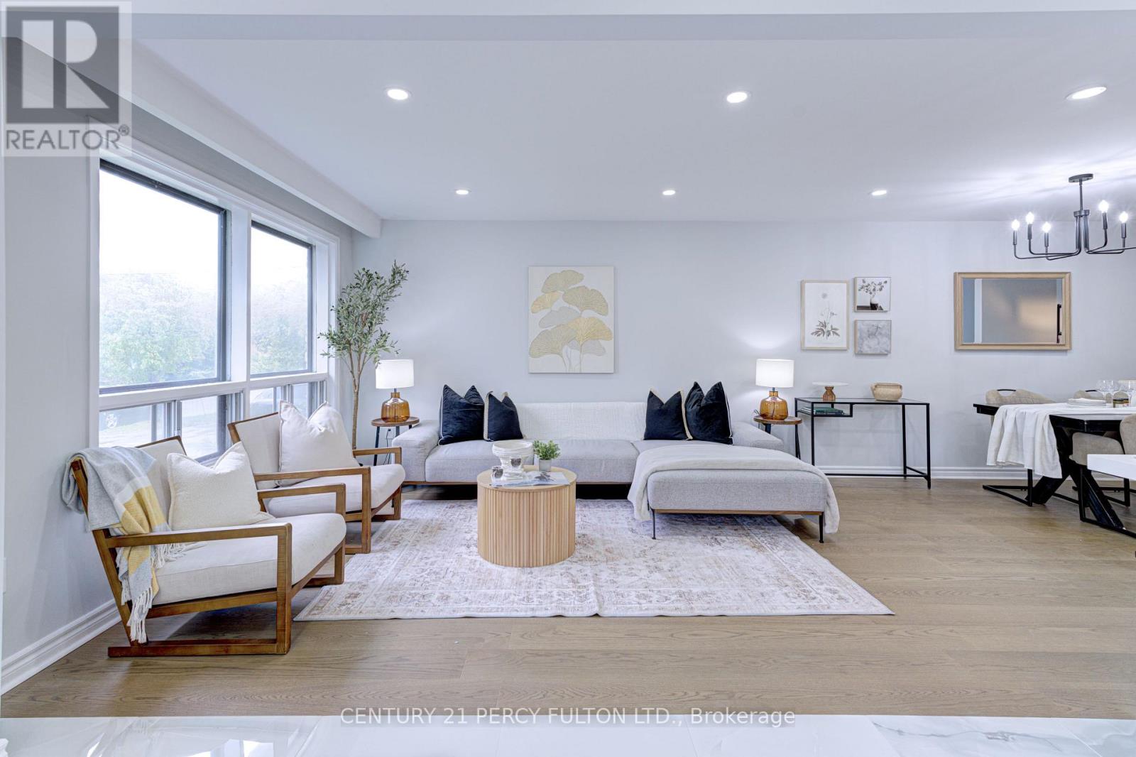 7146 Harwick Drive, Mississauga, Ontario  L4T 3A4 - Photo 10 - W12504498