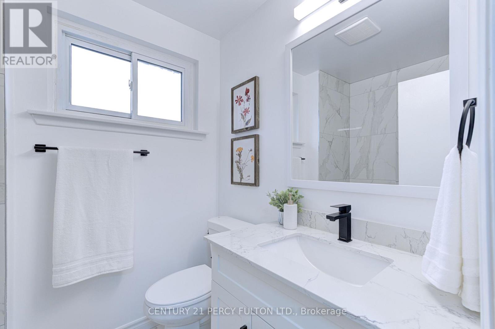 7146 Harwick Drive, Mississauga, Ontario  L4T 3A4 - Photo 12 - W12504498