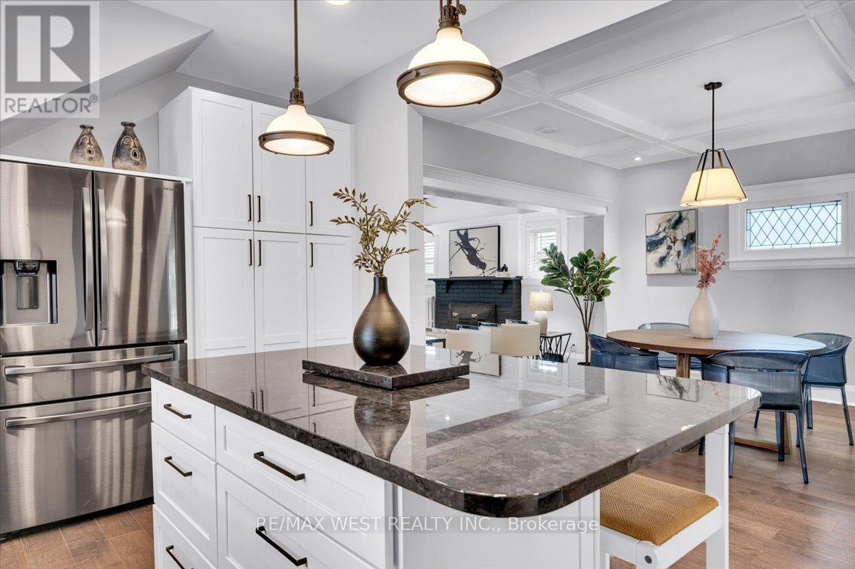 206 Howard Park Avenue, Toronto, Ontario  M6R 1W1 - Photo 18 - W12504536