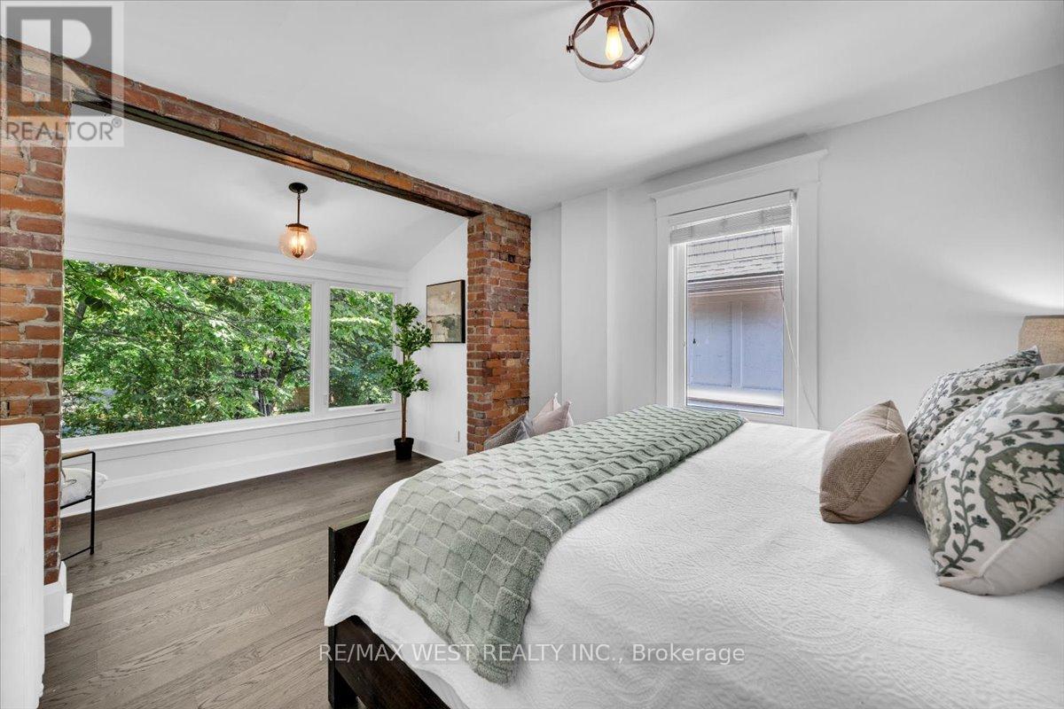 206 Howard Park Avenue, Toronto, Ontario  M6R 1W1 - Photo 24 - W12504536