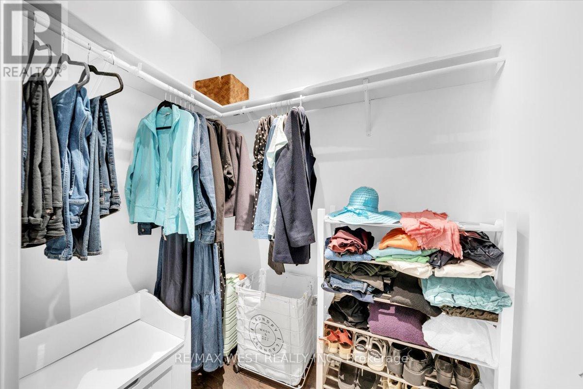 206 Howard Park Avenue, Toronto, Ontario  M6R 1W1 - Photo 28 - W12504536