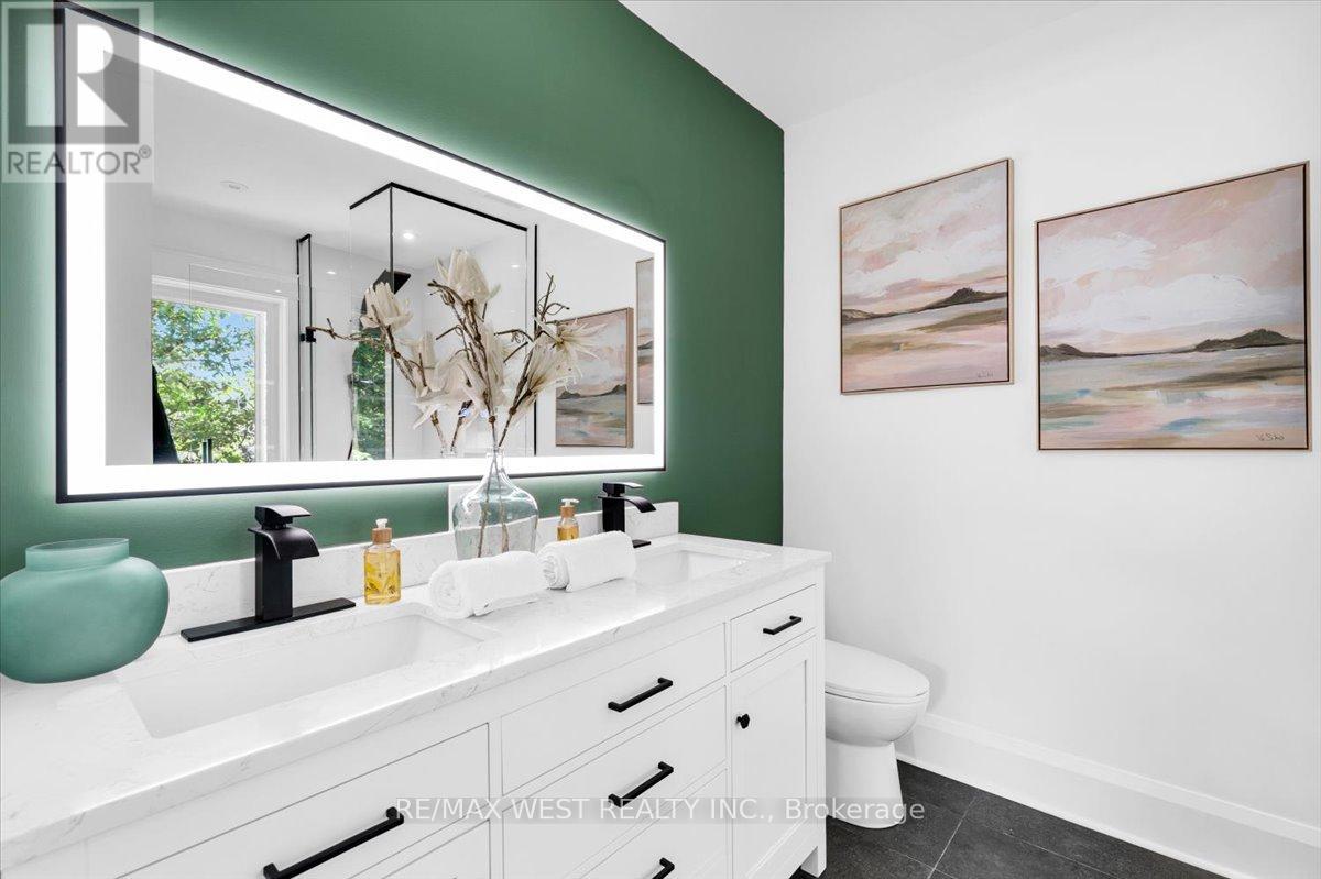 206 Howard Park Avenue, Toronto, Ontario  M6R 1W1 - Photo 29 - W12504536