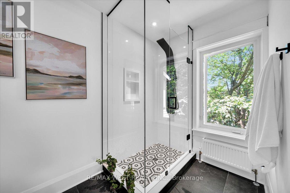 206 Howard Park Avenue, Toronto, Ontario  M6R 1W1 - Photo 30 - W12504536