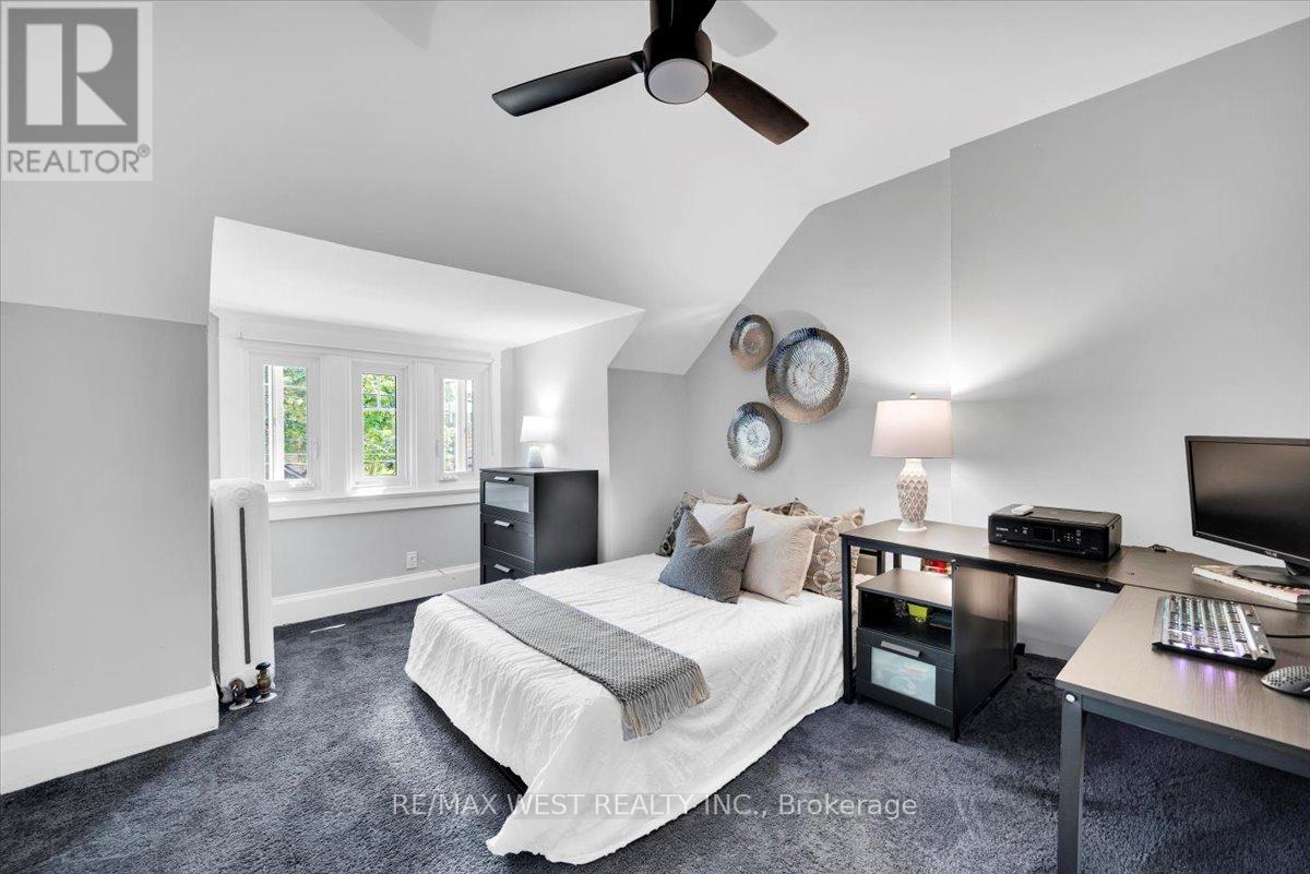 206 Howard Park Avenue, Toronto, Ontario  M6R 1W1 - Photo 35 - W12504536