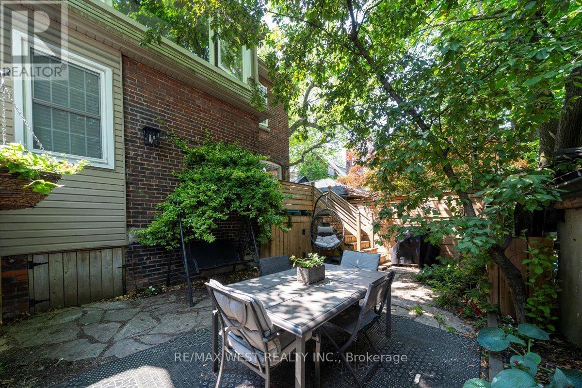 206 Howard Park Avenue, Toronto, Ontario  M6R 1W1 - Photo 41 - W12504536