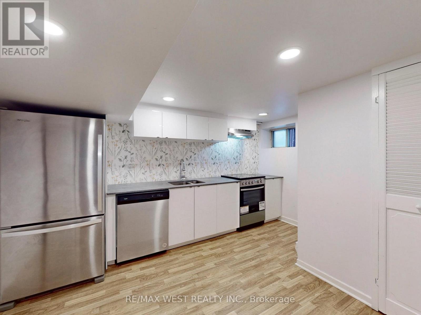 206 Howard Park Avenue, Toronto, Ontario  M6R 1W1 - Photo 45 - W12504536