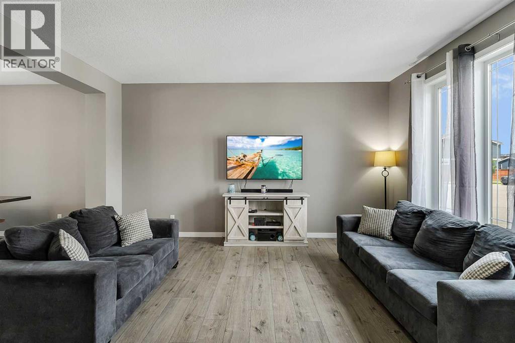 124 Red Embers Crescent Ne, Calgary, Alberta  T3N 0R4 - Photo 4 - A2260514