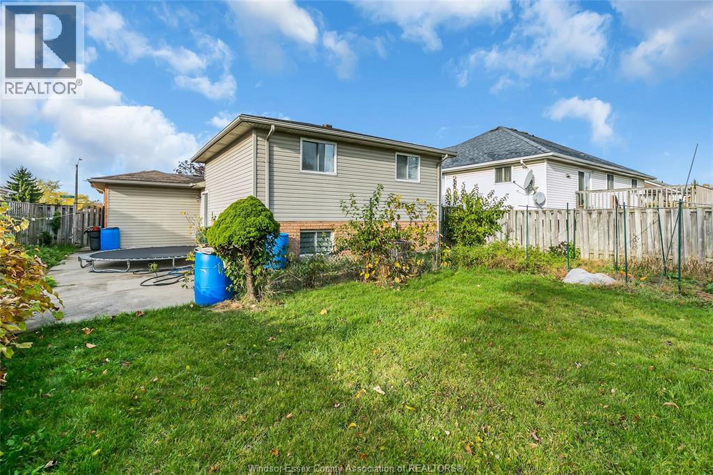 2788 Southridge, Windsor, Ontario  N8W 5N3 - Photo 23 - 25027890