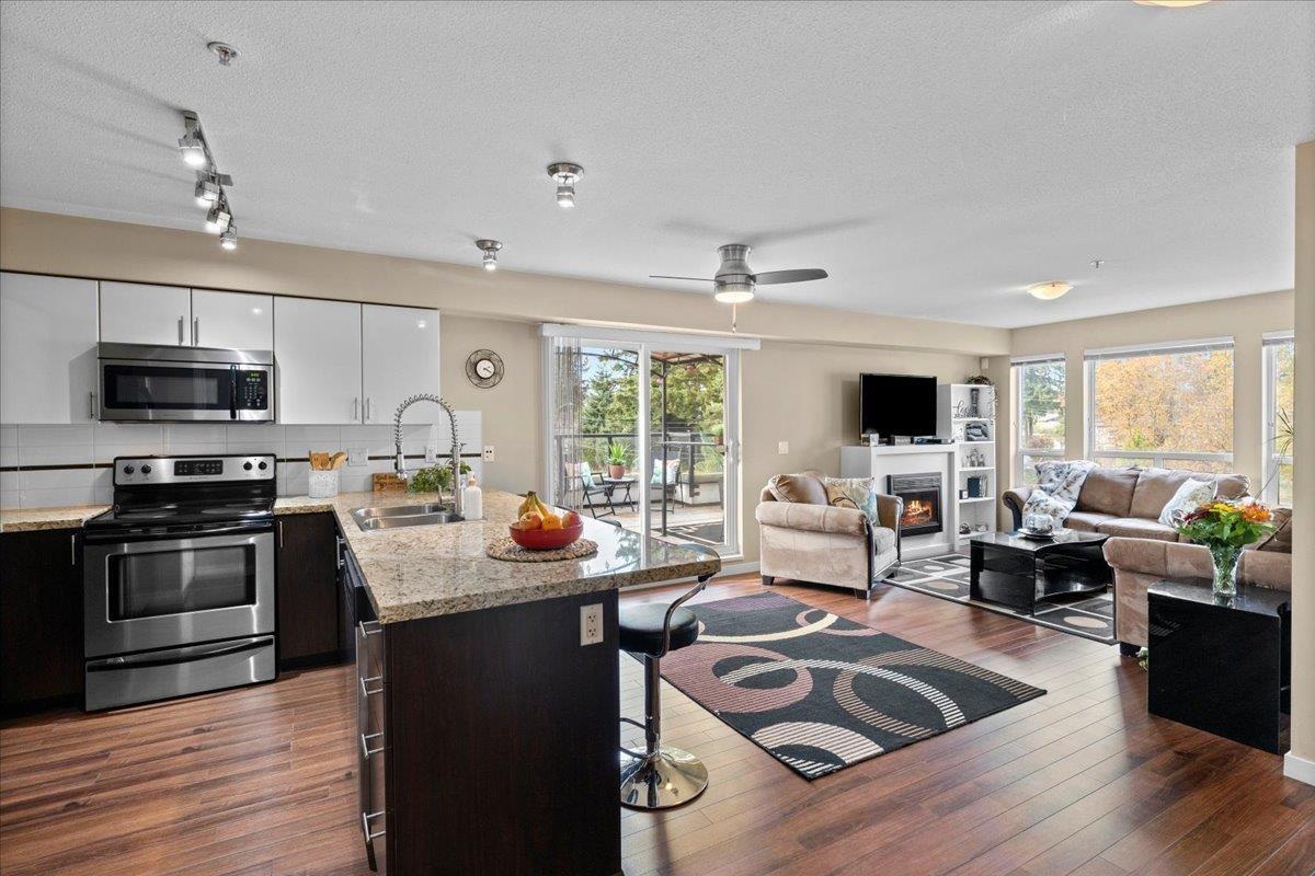 304 14960 102a Avenue, Surrey, British Columbia  V3R 6A3 - Photo 9 - R3064126